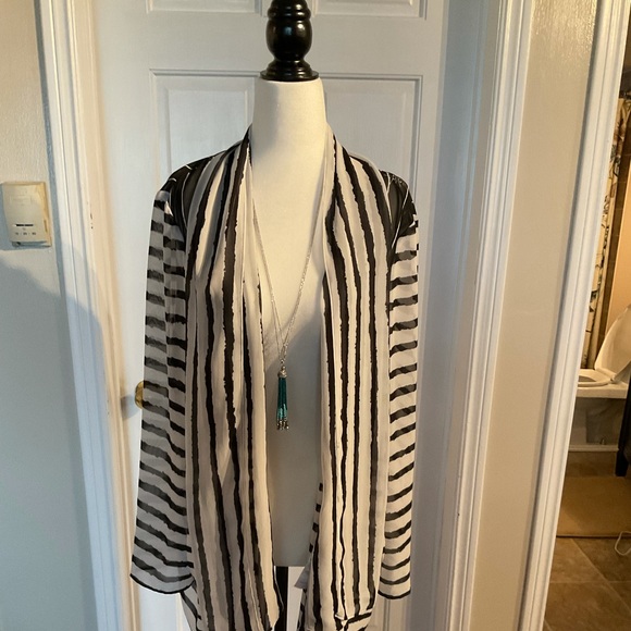 Long… sheer cover - Picture 1 of 3